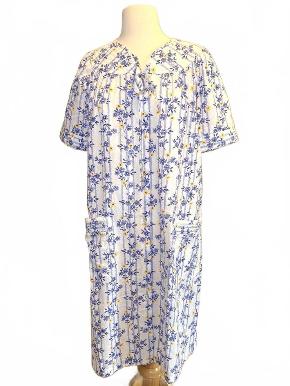 Vintage Floral House Dress • Cottagecore Button Front Lounger Dress • Size Small
